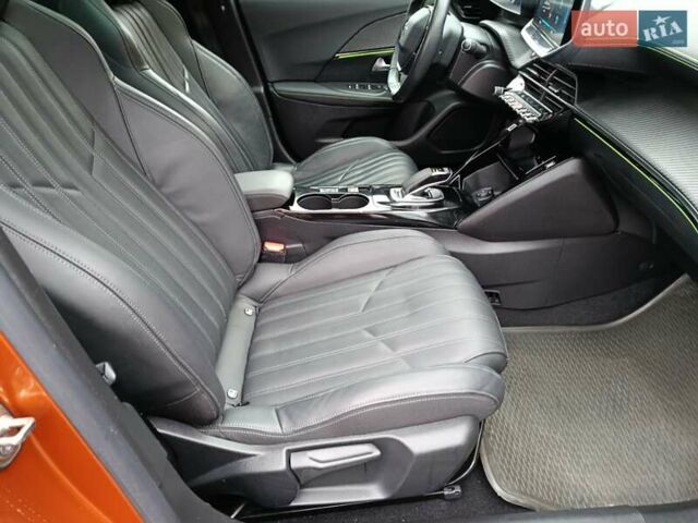 Оранжевый Пежо e-2008, объемом двигателя 0 л и пробегом 31 тыс. км за 17300 $, фото 12 на Automoto.ua