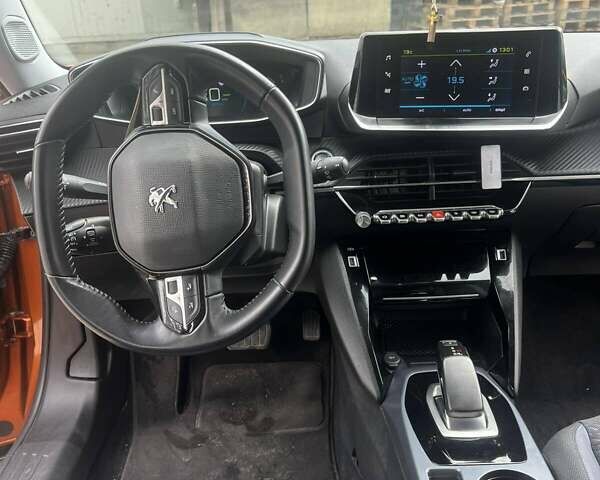 Оранжевый Пежо e-2008, объемом двигателя 0 л и пробегом 78 тыс. км за 16500 $, фото 5 на Automoto.ua