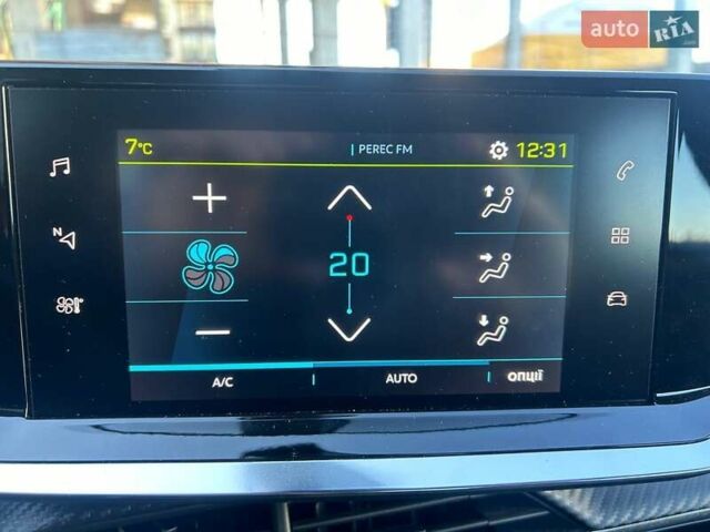 Оранжевый Пежо e-2008, объемом двигателя 0 л и пробегом 29 тыс. км за 16999 $, фото 10 на Automoto.ua