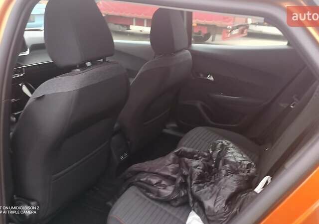 Оранжевый Пежо e-2008, объемом двигателя 0 л и пробегом 37 тыс. км за 21500 $, фото 7 на Automoto.ua