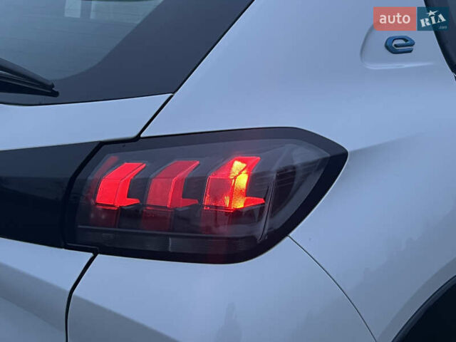 Білий Пежо e-208, об'ємом двигуна 0 л та пробігом 38 тис. км за 13500 $, фото 14 на Automoto.ua