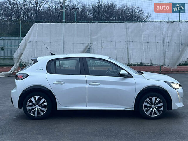 Білий Пежо e-208, об'ємом двигуна 0 л та пробігом 38 тис. км за 13500 $, фото 7 на Automoto.ua