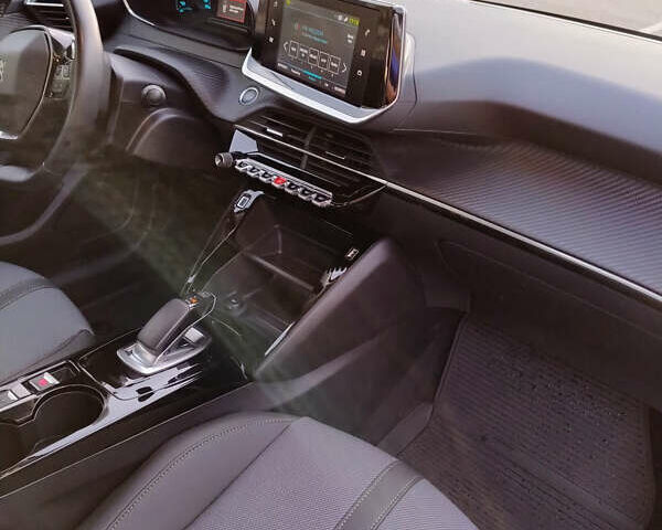 Белый Пежо e-208, объемом двигателя 0 л и пробегом 30 тыс. км за 12599 $, фото 5 на Automoto.ua