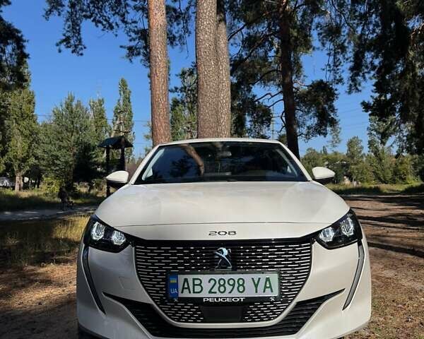 Белый Пежо e-208, объемом двигателя 0 л и пробегом 51 тыс. км за 17200 $, фото 6 на Automoto.ua