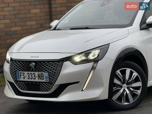 Белый Пежо e-208, объемом двигателя 0 л и пробегом 17 тыс. км за 14799 $, фото 13 на Automoto.ua