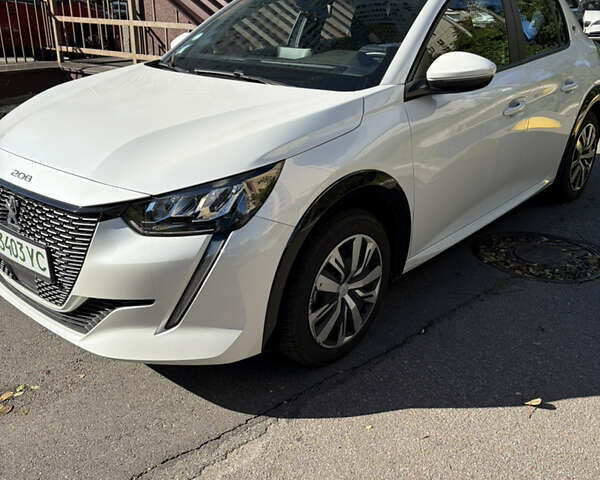Белый Пежо e-208, объемом двигателя 0 л и пробегом 72 тыс. км за 14000 $, фото 1 на Automoto.ua