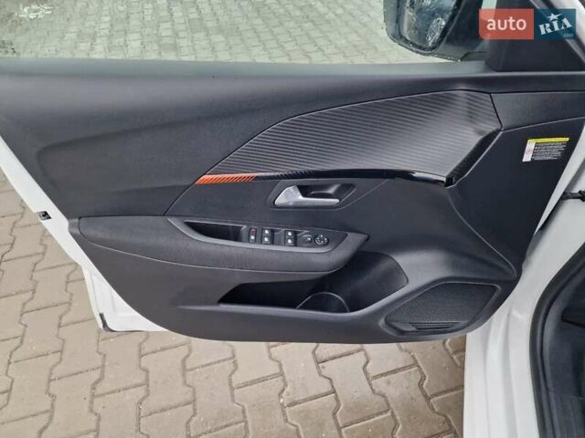 Белый Пежо e-208, объемом двигателя 0 л и пробегом 59 тыс. км за 13900 $, фото 46 на Automoto.ua