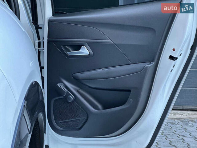 Білий Пежо e-208, об'ємом двигуна 0 л та пробігом 71 тис. км за 13499 $, фото 49 на Automoto.ua