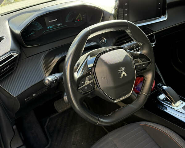 Белый Пежо e-208, объемом двигателя 0 л и пробегом 72 тыс. км за 14000 $, фото 7 на Automoto.ua