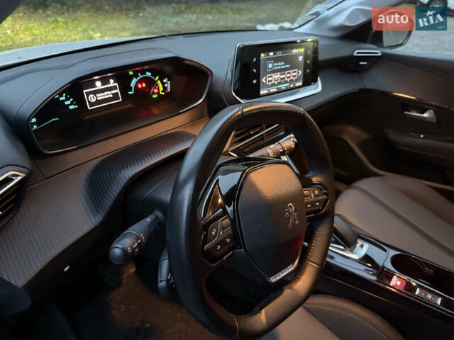 Белый Пежо e-208, объемом двигателя 0 л и пробегом 30 тыс. км за 12599 $, фото 4 на Automoto.ua