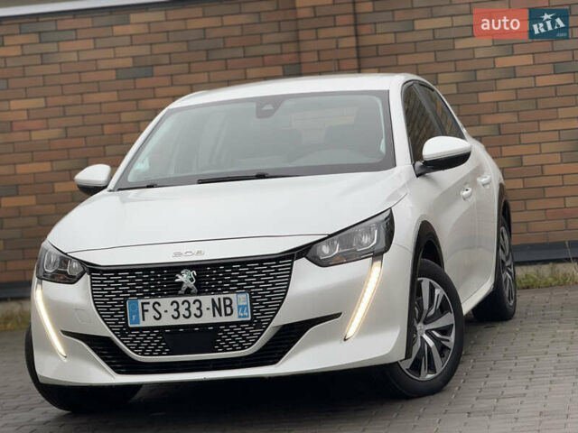 Белый Пежо e-208, объемом двигателя 0 л и пробегом 17 тыс. км за 14799 $, фото 2 на Automoto.ua