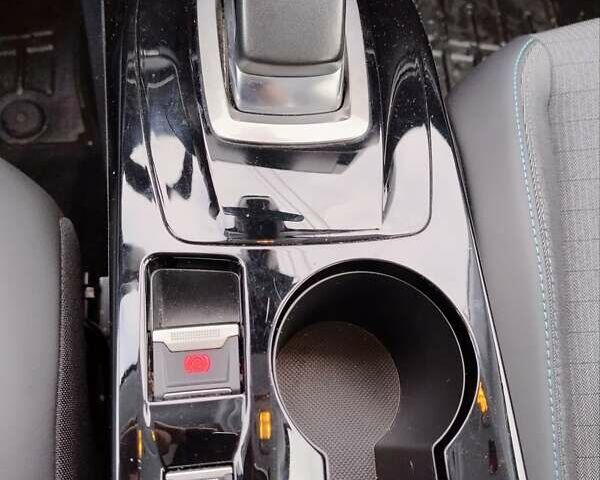 Белый Пежо e-208, объемом двигателя 0 л и пробегом 58 тыс. км за 13222 $, фото 6 на Automoto.ua