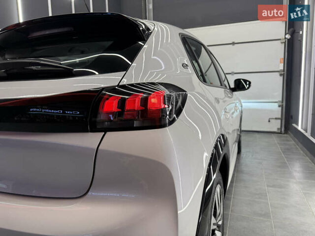 Белый Пежо e-208, объемом двигателя 0 л и пробегом 17 тыс. км за 14500 $, фото 15 на Automoto.ua