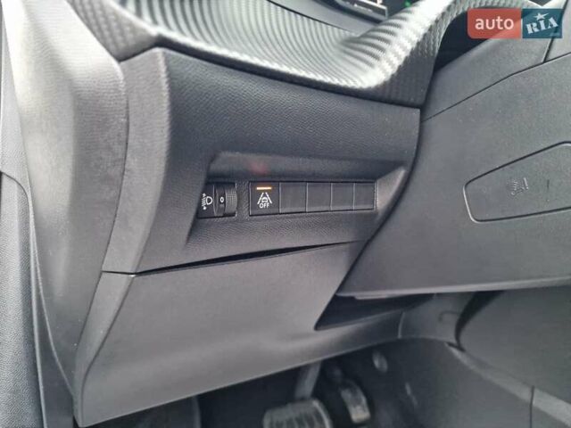 Белый Пежо e-208, объемом двигателя 0 л и пробегом 59 тыс. км за 13900 $, фото 31 на Automoto.ua