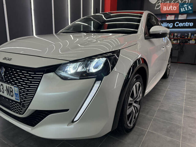Белый Пежо e-208, объемом двигателя 0 л и пробегом 17 тыс. км за 14500 $, фото 8 на Automoto.ua