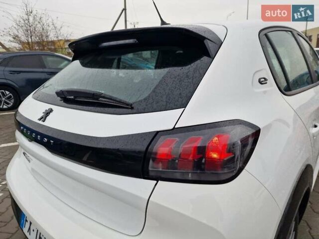 Белый Пежо e-208, объемом двигателя 0 л и пробегом 59 тыс. км за 13900 $, фото 17 на Automoto.ua