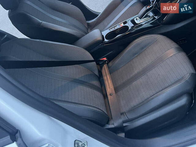 Білий Пежо e-208, об'ємом двигуна 0 л та пробігом 38 тис. км за 13500 $, фото 28 на Automoto.ua