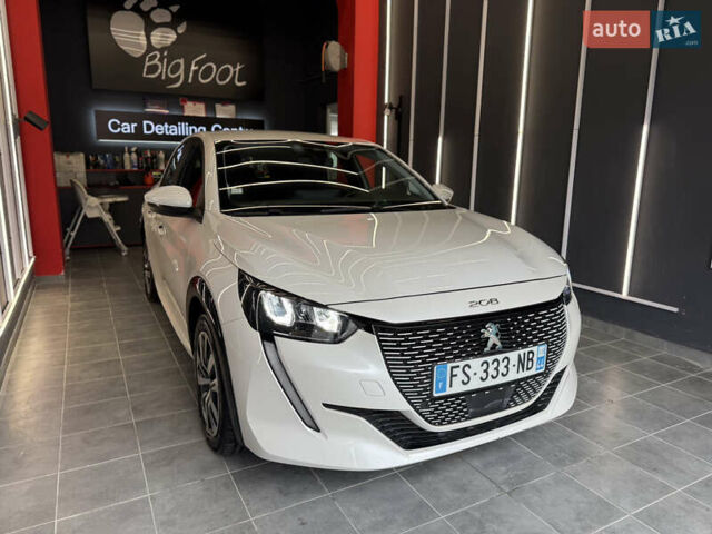 Белый Пежо e-208, объемом двигателя 0 л и пробегом 17 тыс. км за 14500 $, фото 1 на Automoto.ua
