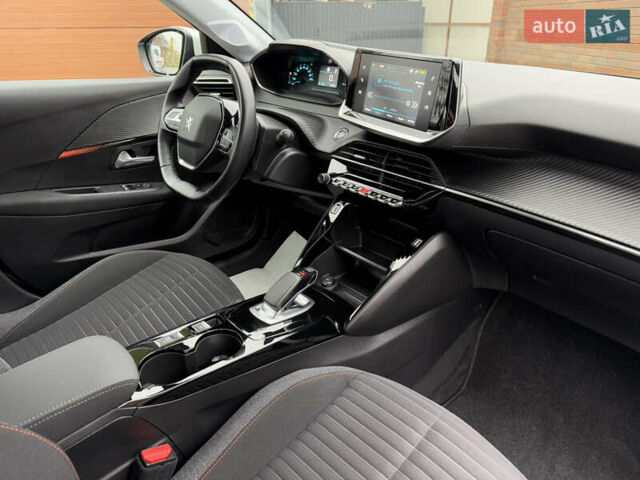 Белый Пежо e-208, объемом двигателя 0 л и пробегом 17 тыс. км за 14799 $, фото 27 на Automoto.ua