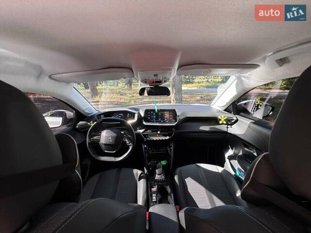 Белый Пежо e-208, объемом двигателя 0 л и пробегом 51 тыс. км за 17200 $, фото 8 на Automoto.ua