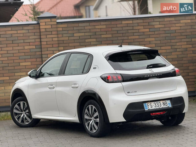Белый Пежо e-208, объемом двигателя 0 л и пробегом 17 тыс. км за 14799 $, фото 6 на Automoto.ua