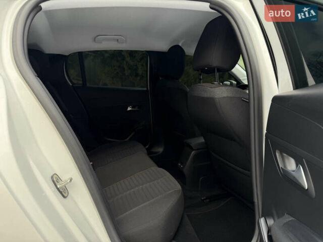 Білий Пежо e-208, об'ємом двигуна 0 л та пробігом 17 тис. км за 14999 $, фото 31 на Automoto.ua