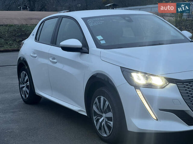 Білий Пежо e-208, об'ємом двигуна 0 л та пробігом 38 тис. км за 13500 $, фото 9 на Automoto.ua