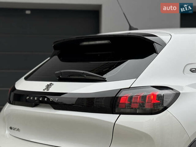 Білий Пежо e-208, об'ємом двигуна 0 л та пробігом 71 тис. км за 13499 $, фото 23 на Automoto.ua