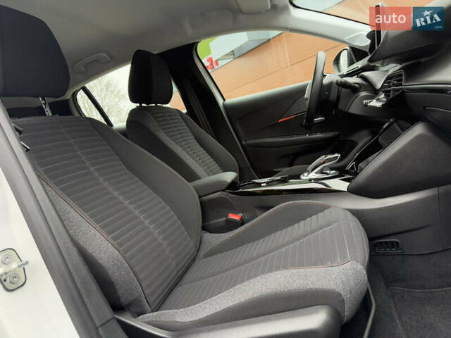 Білий Пежо e-208, об'ємом двигуна 0 л та пробігом 17 тис. км за 14200 $, фото 25 на Automoto.ua