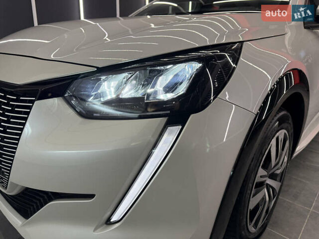 Белый Пежо e-208, объемом двигателя 0 л и пробегом 17 тыс. км за 14500 $, фото 9 на Automoto.ua