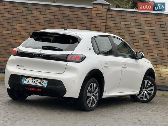 Белый Пежо e-208, объемом двигателя 0 л и пробегом 17 тыс. км за 14799 $, фото 10 на Automoto.ua