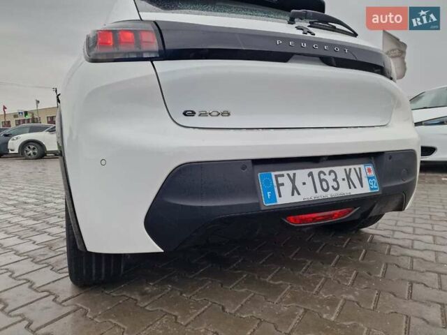 Белый Пежо e-208, объемом двигателя 0 л и пробегом 59 тыс. км за 13900 $, фото 18 на Automoto.ua