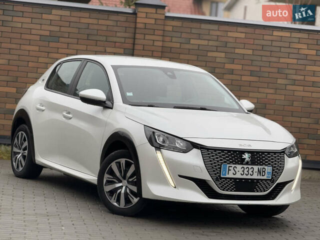 Белый Пежо e-208, объемом двигателя 0 л и пробегом 17 тыс. км за 14799 $, фото 4 на Automoto.ua