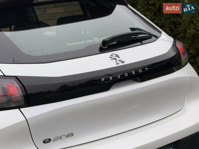 Белый Пежо e-208, объемом двигателя 0 л и пробегом 17 тыс. км за 14799 $, фото 19 на Automoto.ua