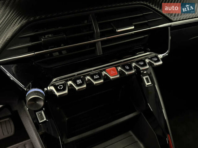 Белый Пежо e-208, объемом двигателя 0 л и пробегом 17 тыс. км за 14500 $, фото 32 на Automoto.ua