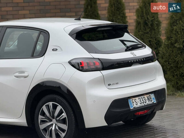 Белый Пежо e-208, объемом двигателя 0 л и пробегом 17 тыс. км за 14799 $, фото 18 на Automoto.ua