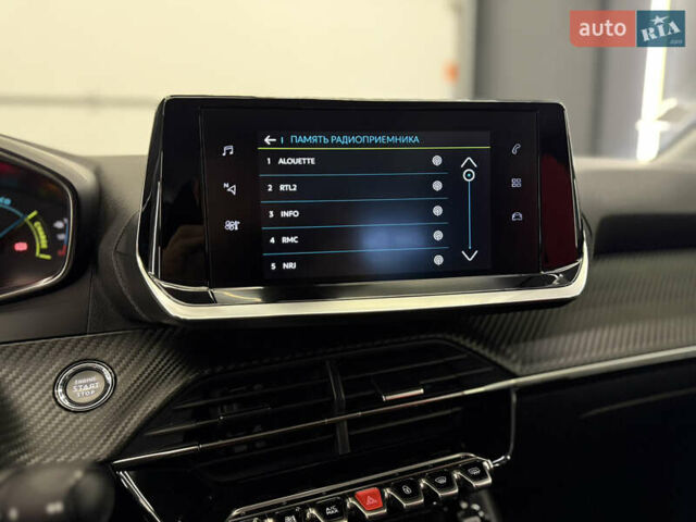 Белый Пежо e-208, объемом двигателя 0 л и пробегом 17 тыс. км за 14500 $, фото 31 на Automoto.ua