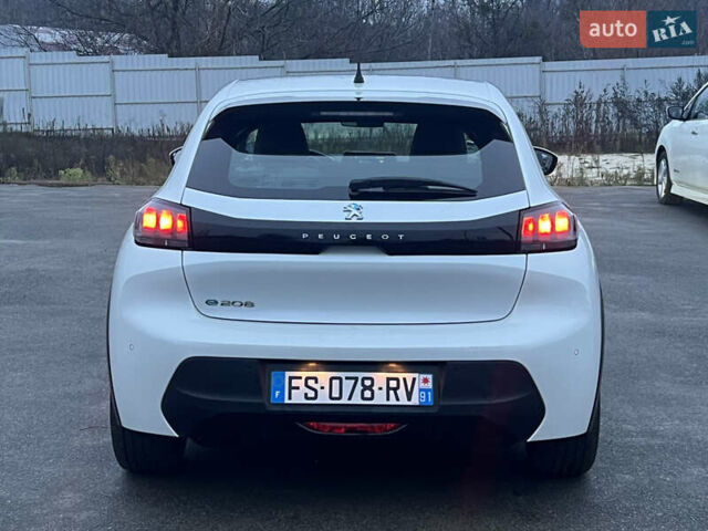 Білий Пежо e-208, об'ємом двигуна 0 л та пробігом 38 тис. км за 13500 $, фото 3 на Automoto.ua