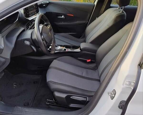 Білий Пежо e-208, об'ємом двигуна 0 л та пробігом 26 тис. км за 12970 $, фото 13 на Automoto.ua