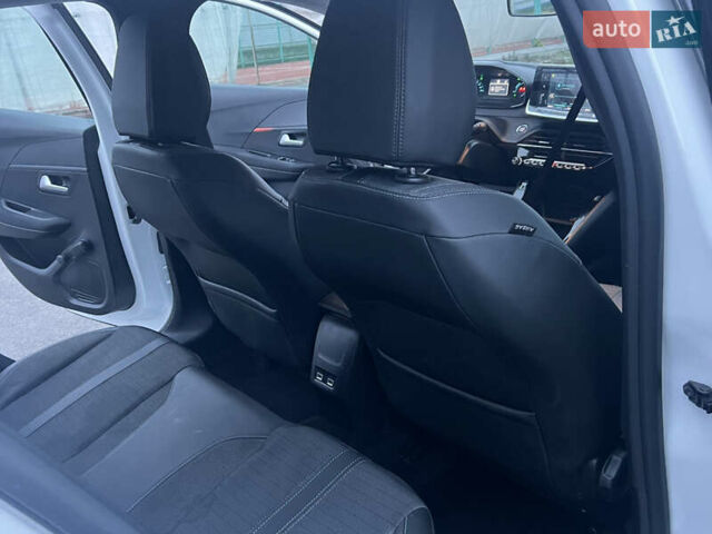 Білий Пежо e-208, об'ємом двигуна 0 л та пробігом 38 тис. км за 13500 $, фото 24 на Automoto.ua