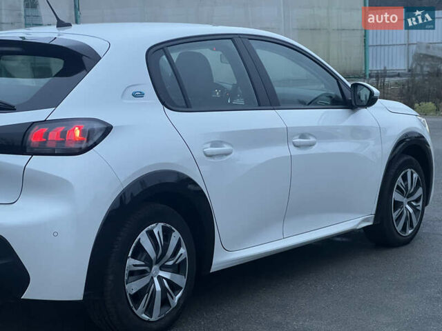 Білий Пежо e-208, об'ємом двигуна 0 л та пробігом 38 тис. км за 13500 $, фото 10 на Automoto.ua