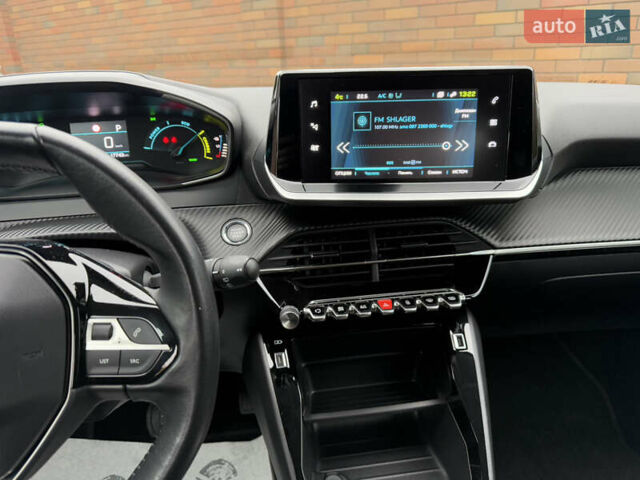 Белый Пежо e-208, объемом двигателя 0 л и пробегом 17 тыс. км за 14799 $, фото 32 на Automoto.ua