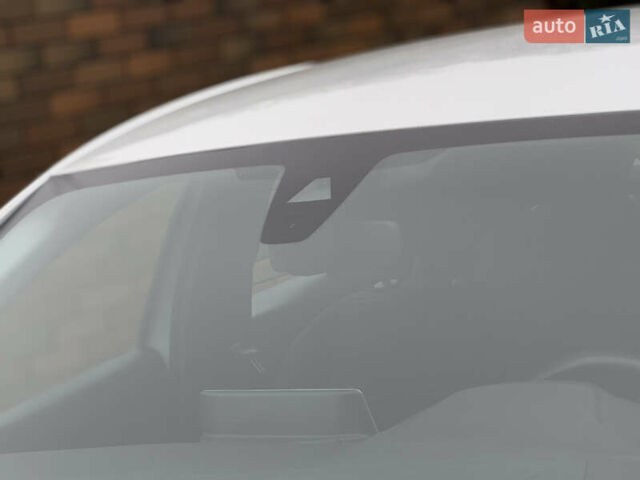 Белый Пежо e-208, объемом двигателя 0 л и пробегом 17 тыс. км за 14799 $, фото 17 на Automoto.ua