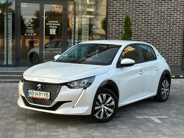 Белый Пежо e-208, объемом двигателя 0 л и пробегом 49 тыс. км за 13600 $, фото 1 на Automoto.ua