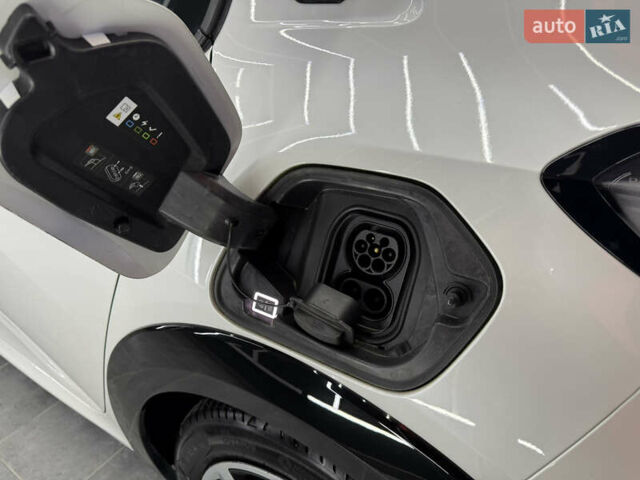 Белый Пежо e-208, объемом двигателя 0 л и пробегом 17 тыс. км за 14500 $, фото 43 на Automoto.ua