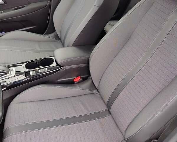 Белый Пежо e-208, объемом двигателя 0 л и пробегом 58 тыс. км за 13222 $, фото 10 на Automoto.ua