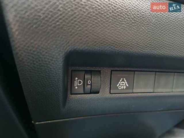 Белый Пежо e-208, объемом двигателя 0 л и пробегом 58 тыс. км за 13222 $, фото 4 на Automoto.ua