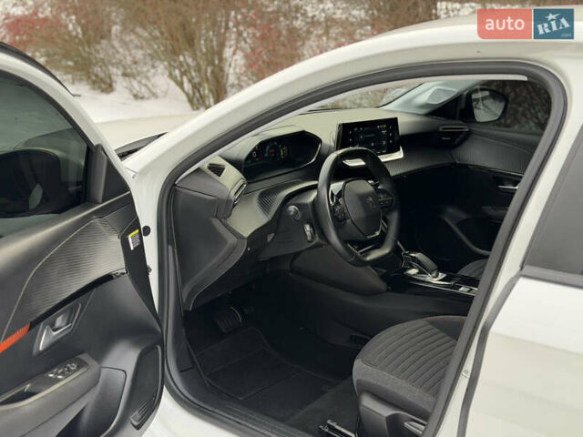 Білий Пежо e-208, об'ємом двигуна 0 л та пробігом 17 тис. км за 14999 $, фото 15 на Automoto.ua