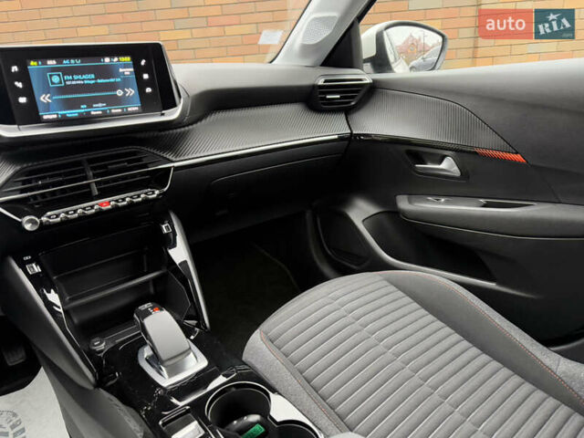 Белый Пежо e-208, объемом двигателя 0 л и пробегом 17 тыс. км за 14799 $, фото 31 на Automoto.ua