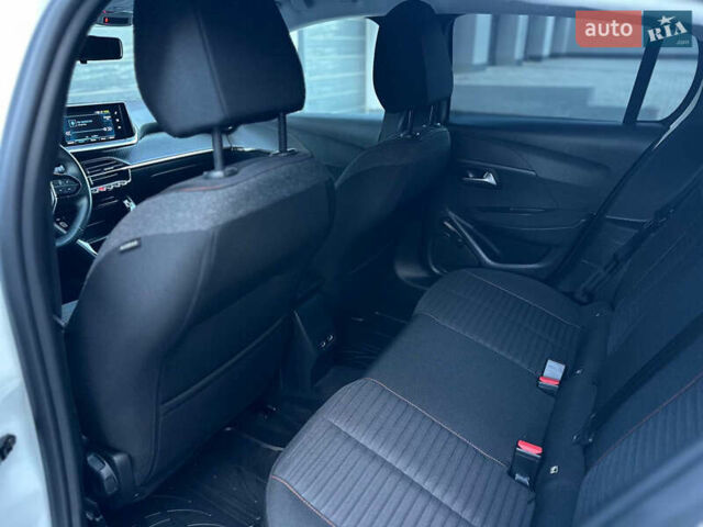 Білий Пежо e-208, об'ємом двигуна 0 л та пробігом 71 тис. км за 13499 $, фото 90 на Automoto.ua